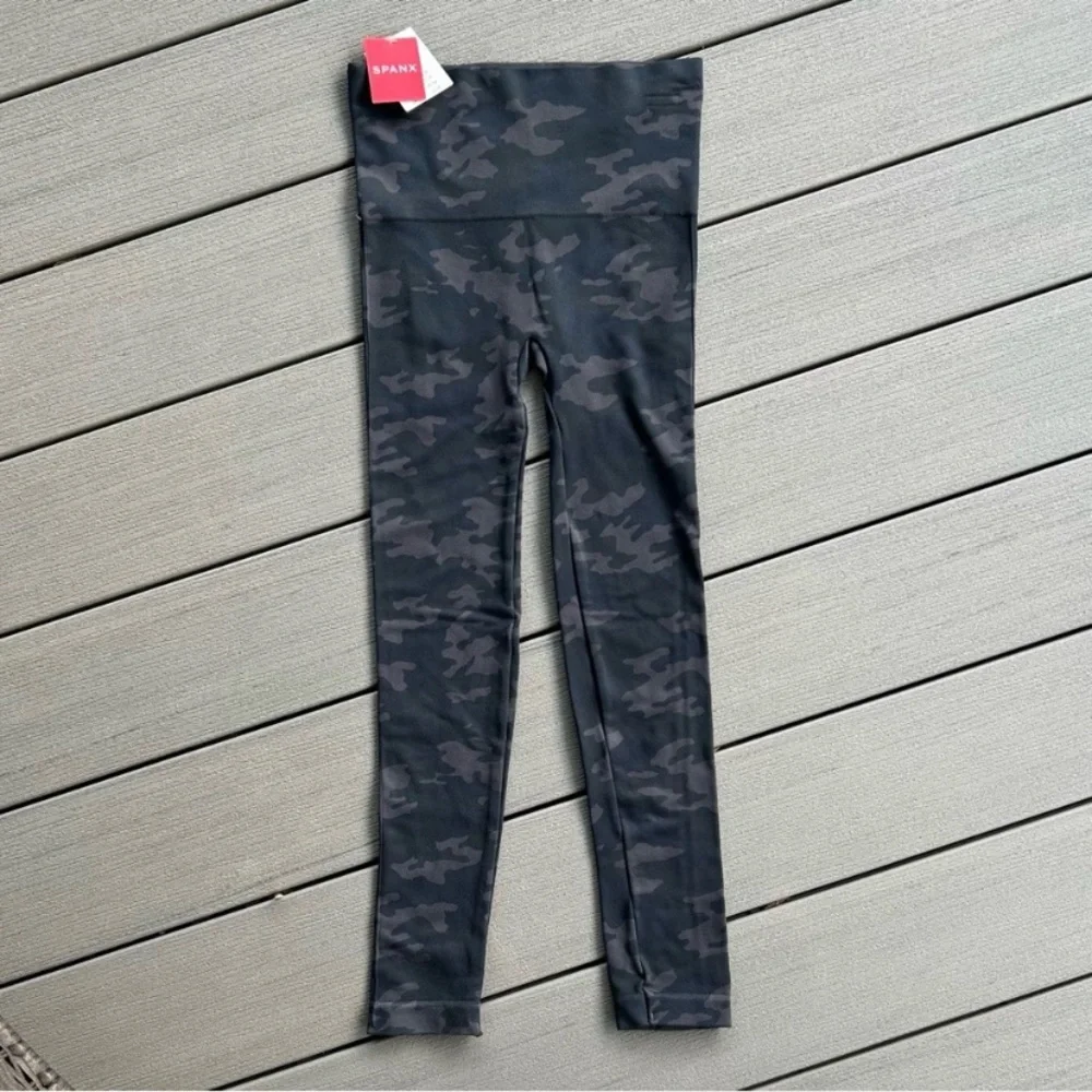 NWT SPANX Look at me now leggings M - Picture 8 of 9